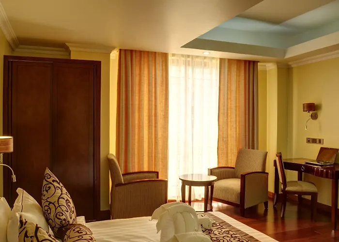The White Rhino Hotel